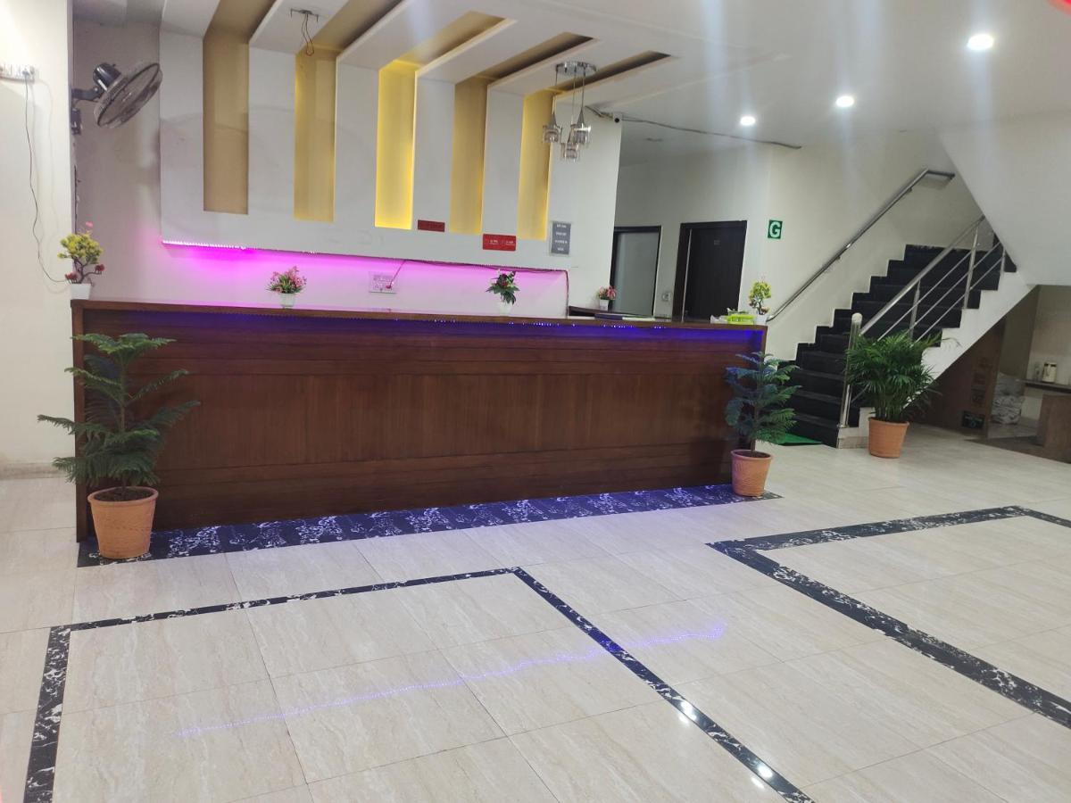 Hotel Kb Square Near Chandigarh Railway Station Εξωτερικό φωτογραφία