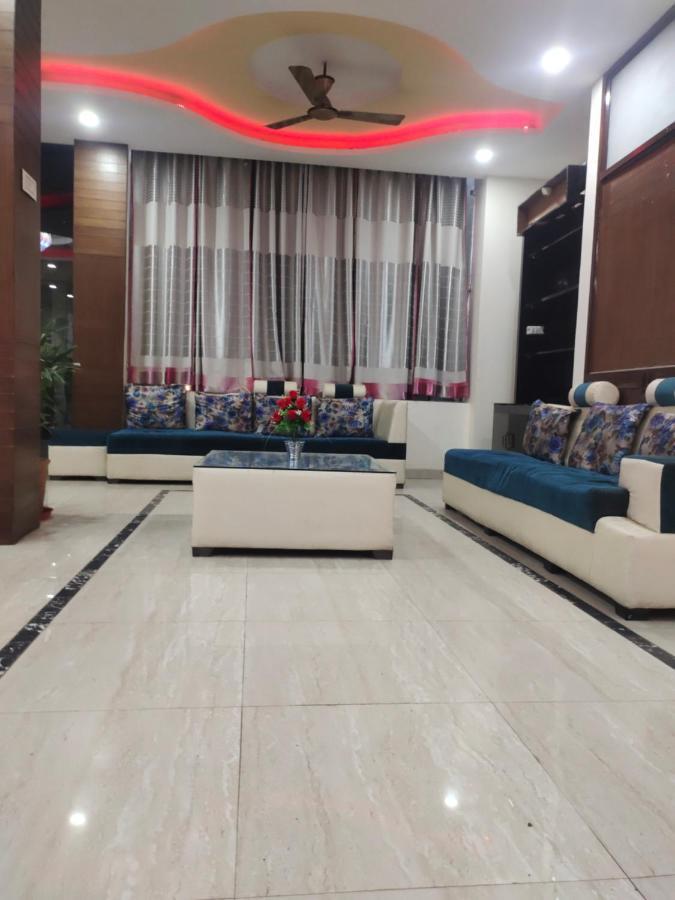 Hotel Kb Square Near Chandigarh Railway Station Εξωτερικό φωτογραφία