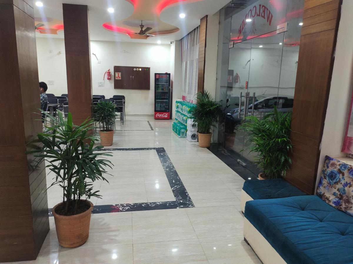 Hotel Kb Square Near Chandigarh Railway Station Εξωτερικό φωτογραφία