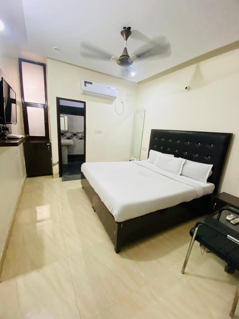 Hotel Kb Square Near Chandigarh Railway Station Εξωτερικό φωτογραφία