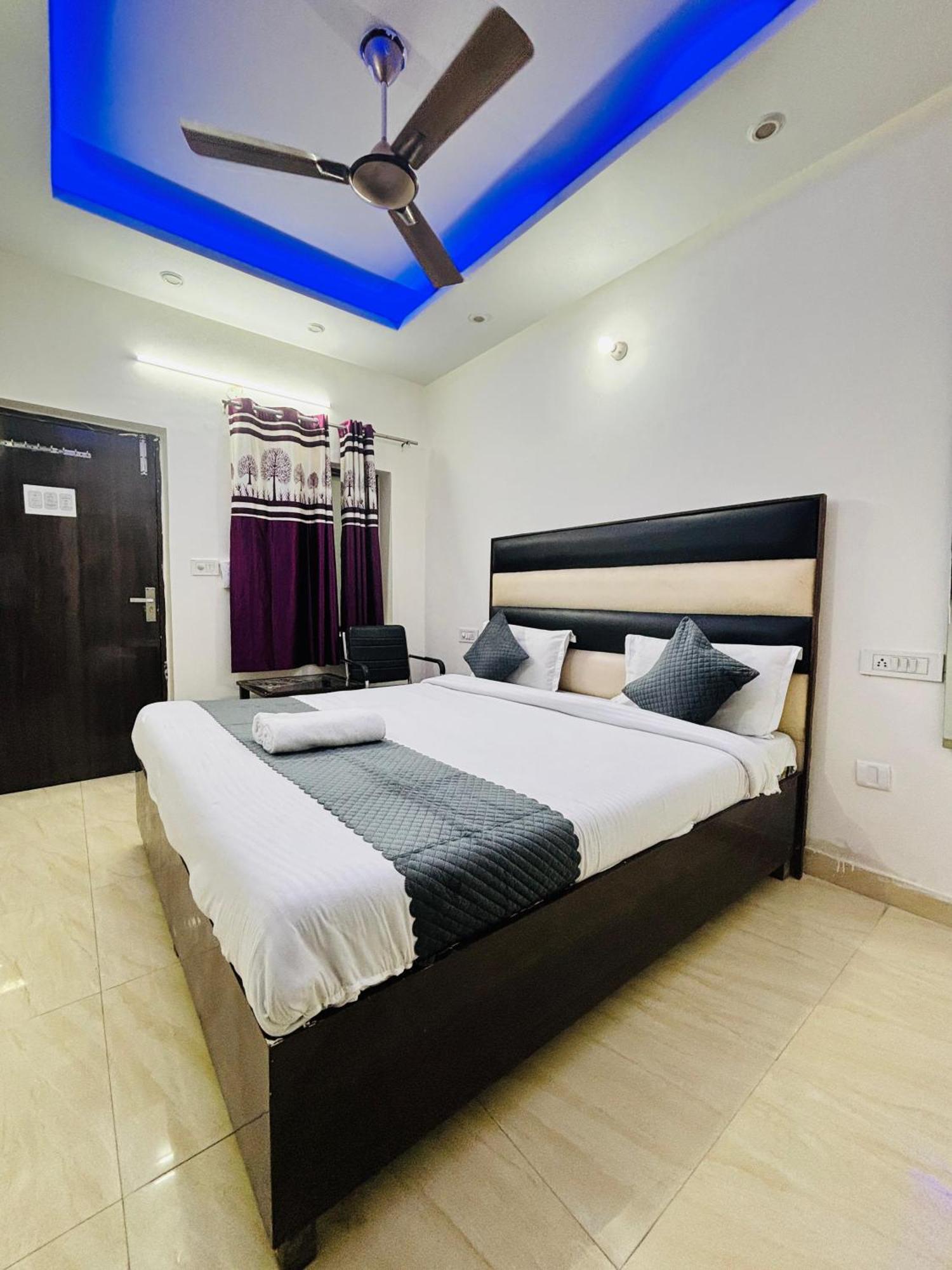 Hotel Kb Square Near Chandigarh Railway Station Δωμάτιο φωτογραφία