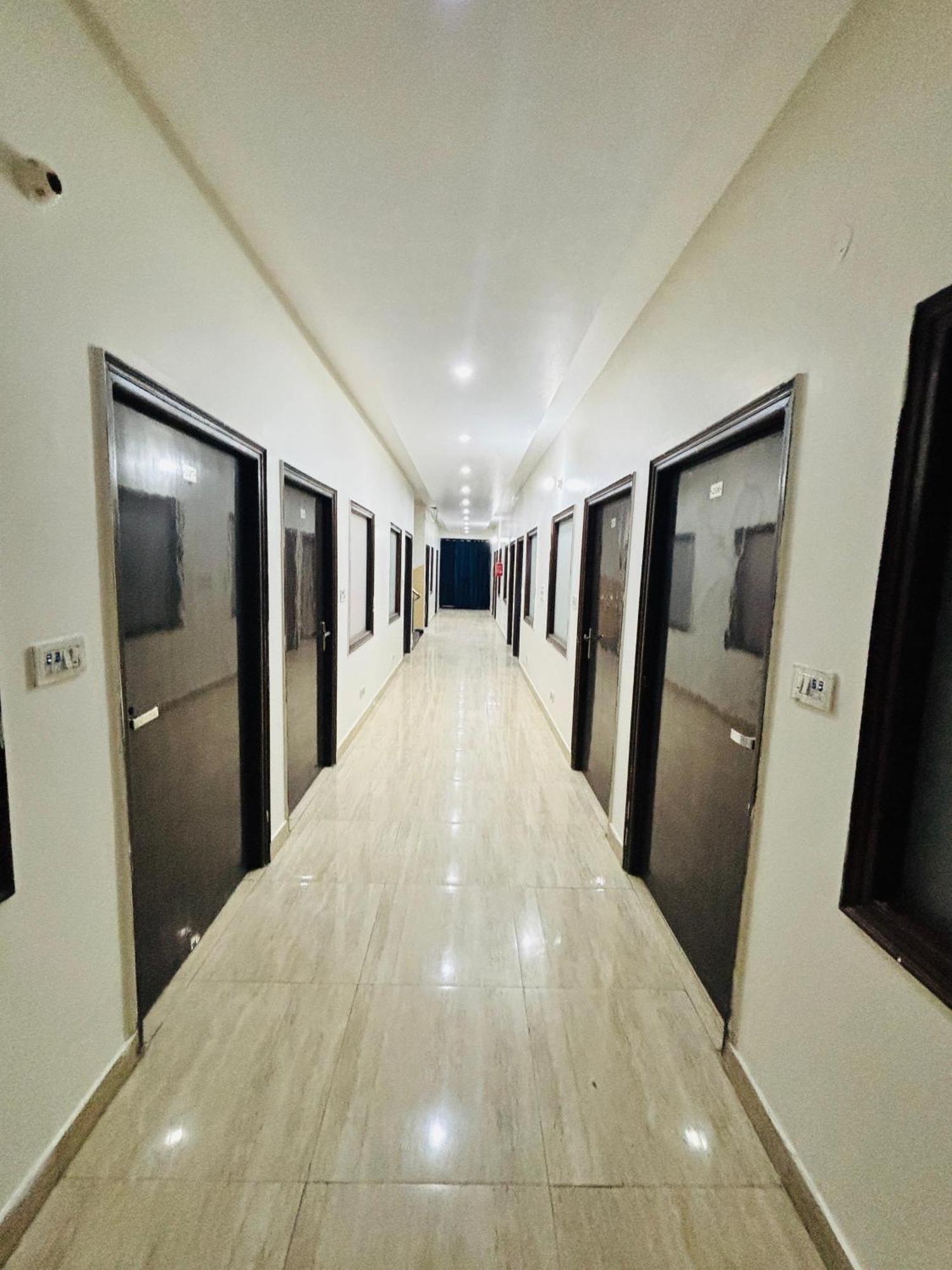 Hotel Kb Square Near Chandigarh Railway Station Δωμάτιο φωτογραφία