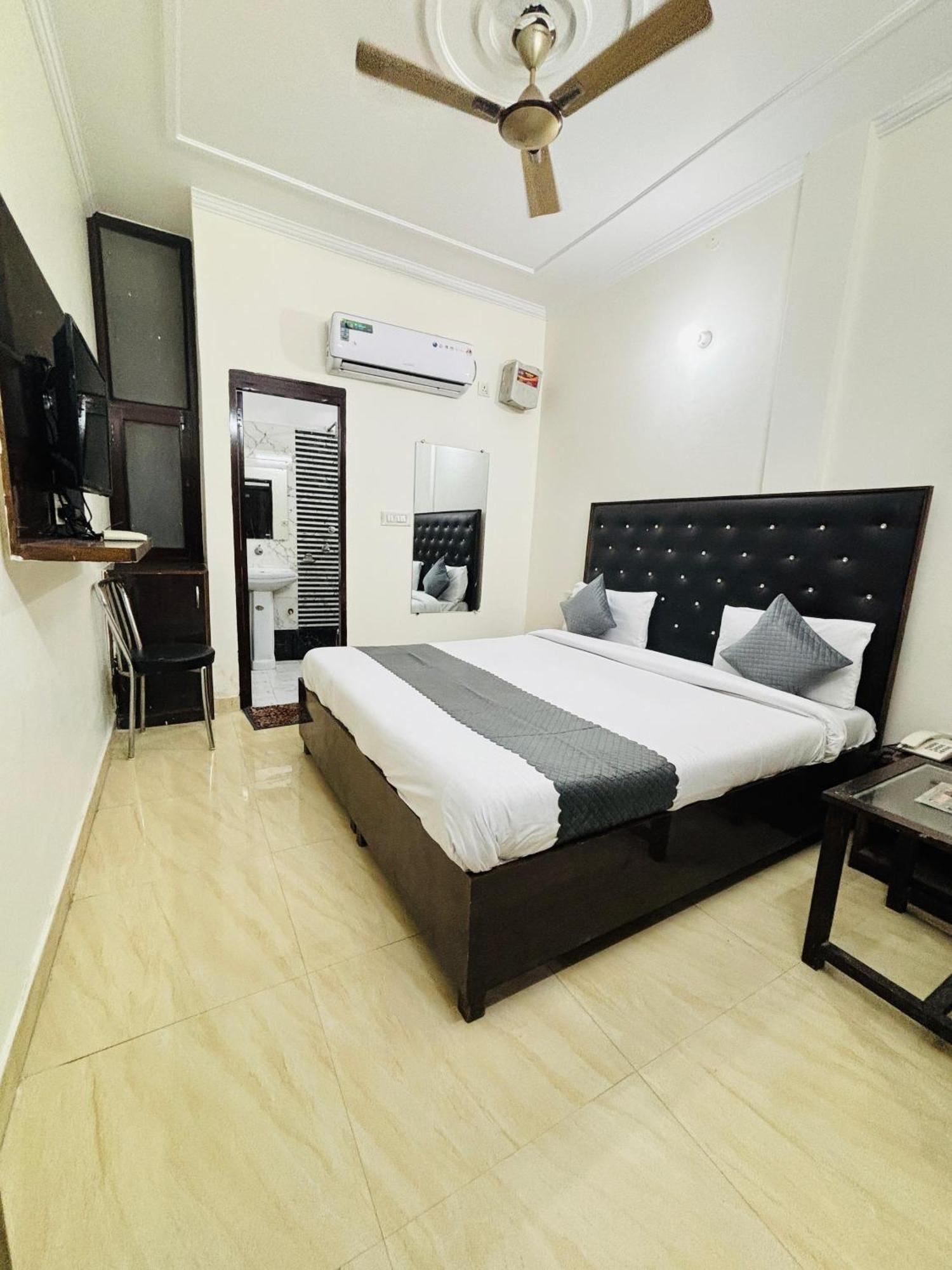 Hotel Kb Square Near Chandigarh Railway Station Δωμάτιο φωτογραφία